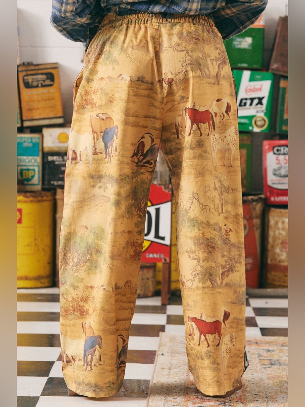 Women’s Printed Wide-Leg Pants in Mustard with Star-Trim - Picture 2 of 15